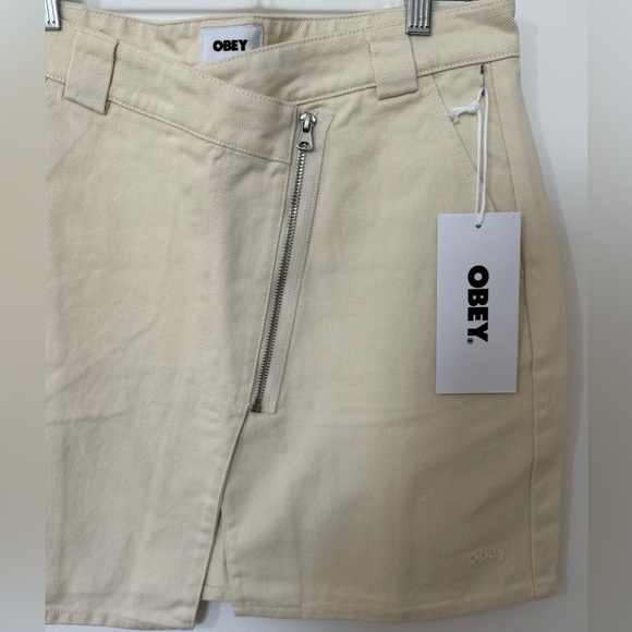 Obey NWT Asymmetrical Unbleached Zipper Denim Mini Skirt With Pockets - Picture 5 of 6